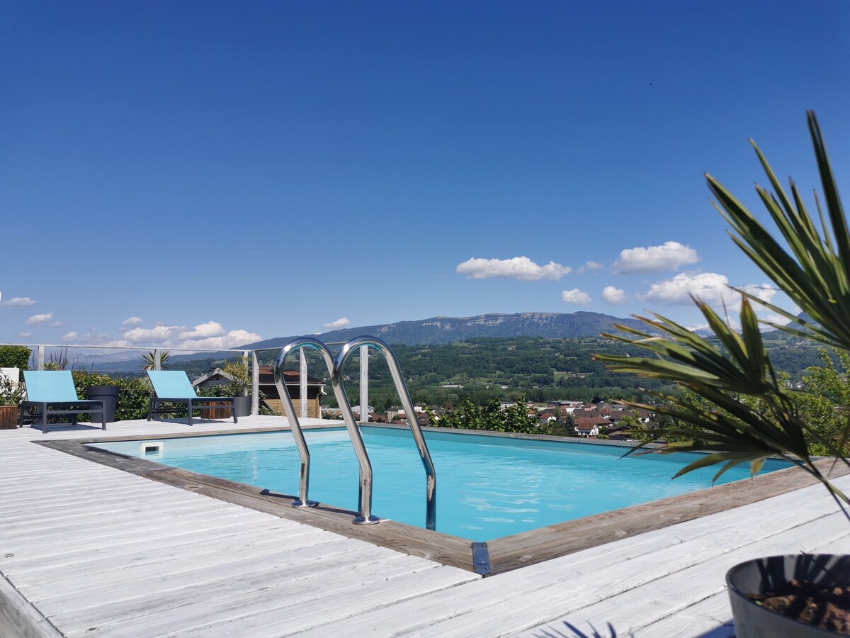 Maison familiale, entre lacs, piscine vue montagne