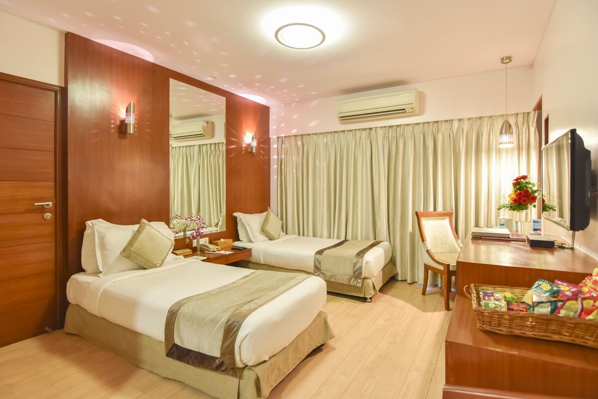 Luxurious Room in Bandra near Tourist Spots!