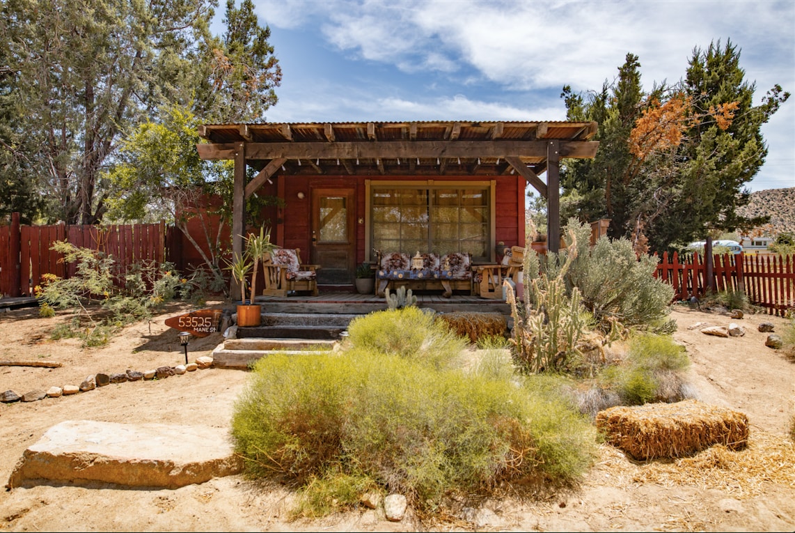 The Red Cabin by Pioneertown Motel