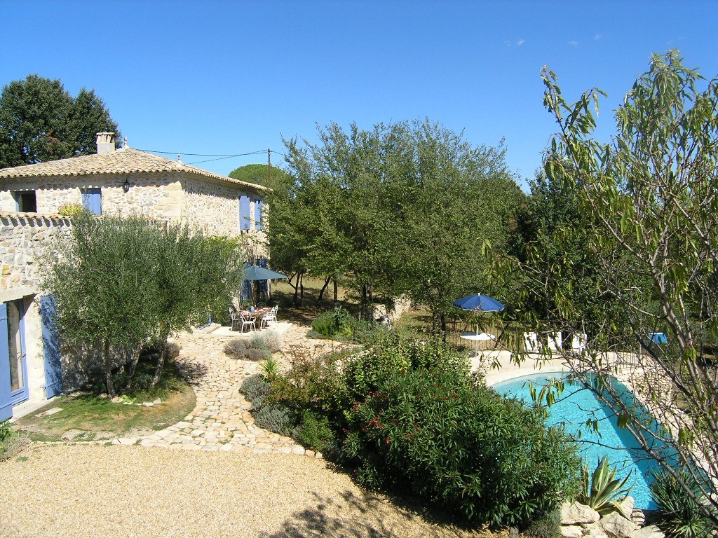 Maison bioclimatique en pierre de pays. Oliveraie