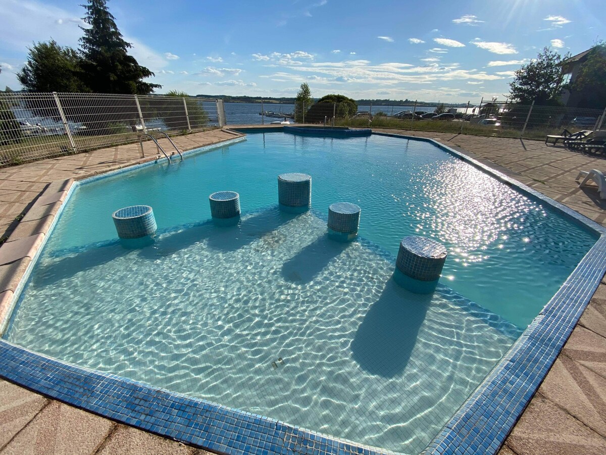 Agréable logement  T3 vue sur le lac avec piscine
