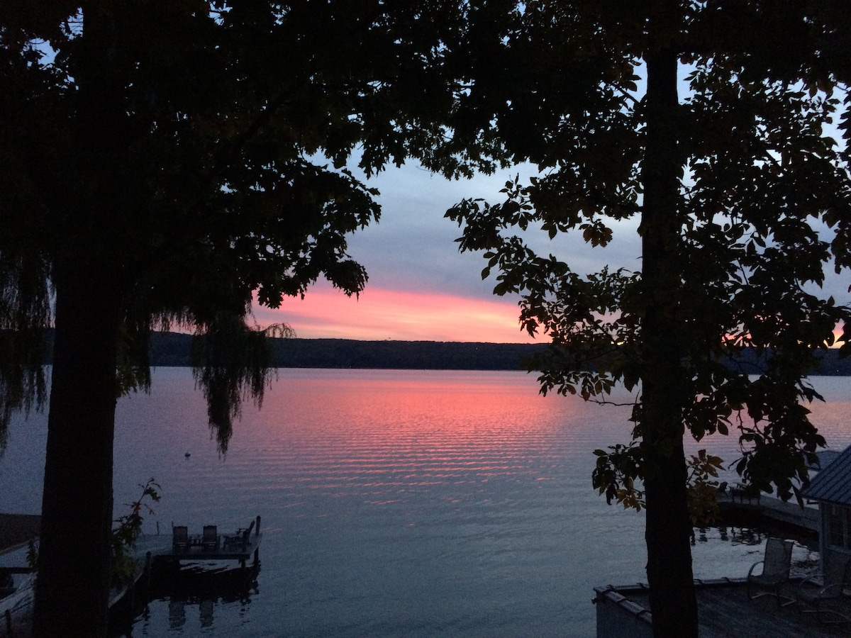 卡尤加湖（ Cayuga Lake ）上的麦昆之家