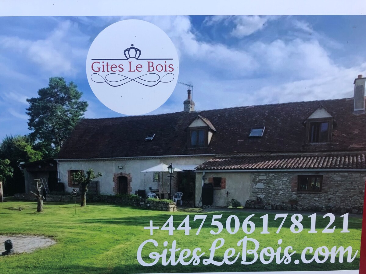 Lovely 2 bedroom gite with pool in rural France