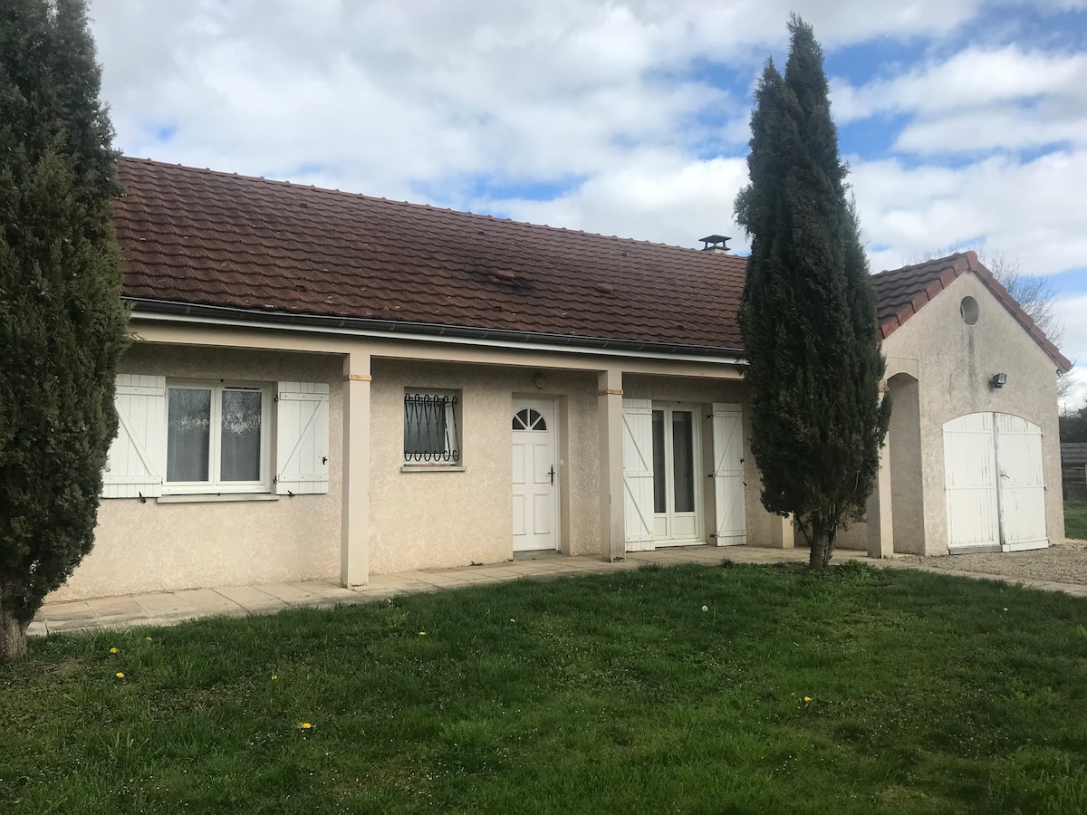 Pavillon en campagne à 10 min du Parc Le Pal