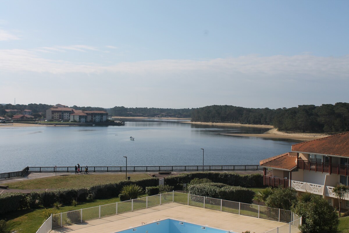 Appartement vue sur Lac marin et 400m plage