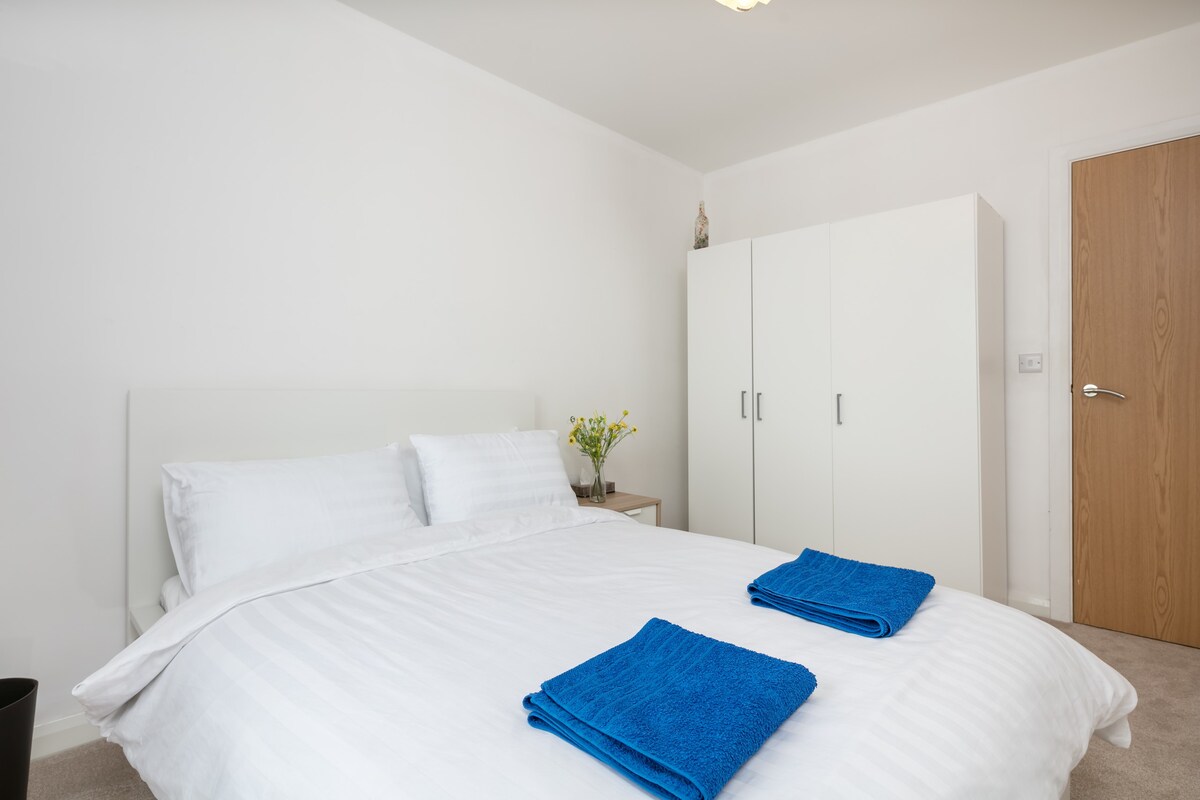 曼彻斯特市中心二楼公寓 | 双人床带独立卫浴 | 可住4人交通便利 | 可免费停车