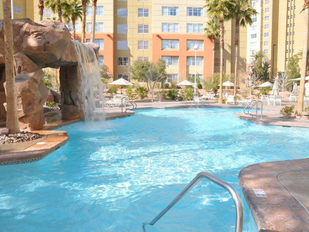 Large Resort Suite, Las Vegas Blvd, pool, spa, gym