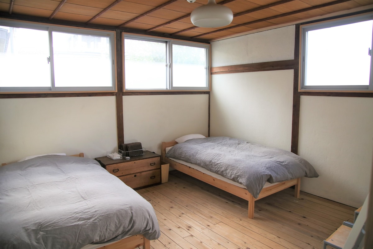 独立房间（ # 01 ） 2张床/Guesthouse Tono