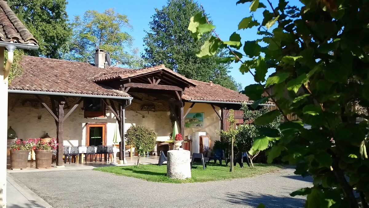 L'Etable d'en Naoua, Gite 15 pl, 5ch. Piscine