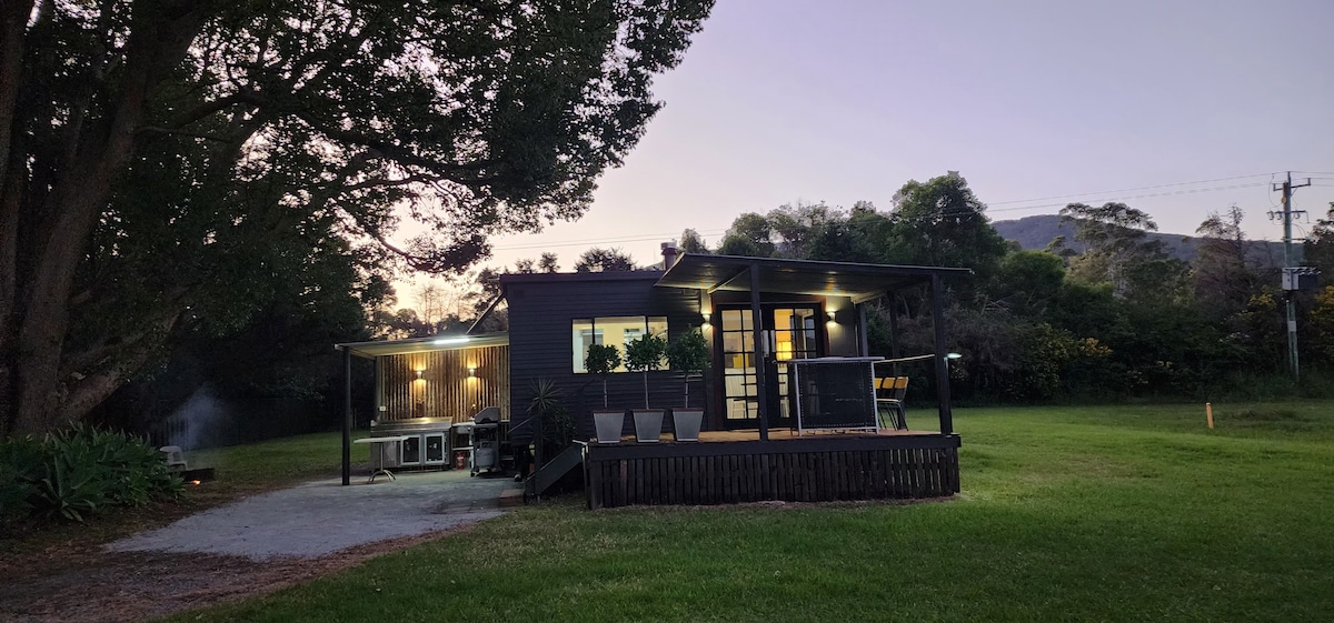 Sunrise Hut Johns River NSW