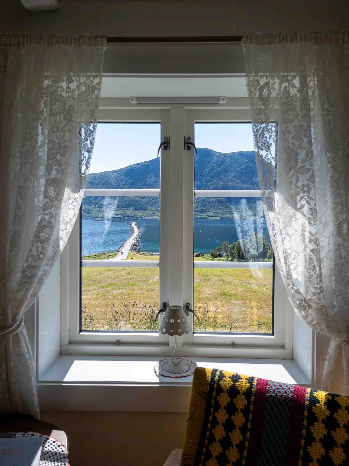 风景优美的Kveøya岛上的乡村别墅