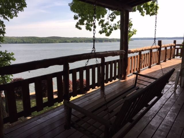 Waterloo Cabin with Beach, & Awesome Views!