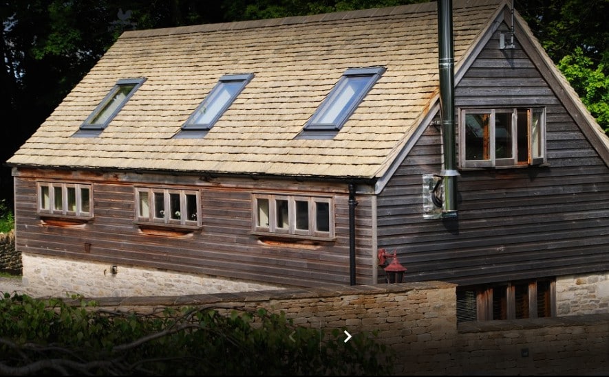 Cosy oak barn with log burner and solar power.