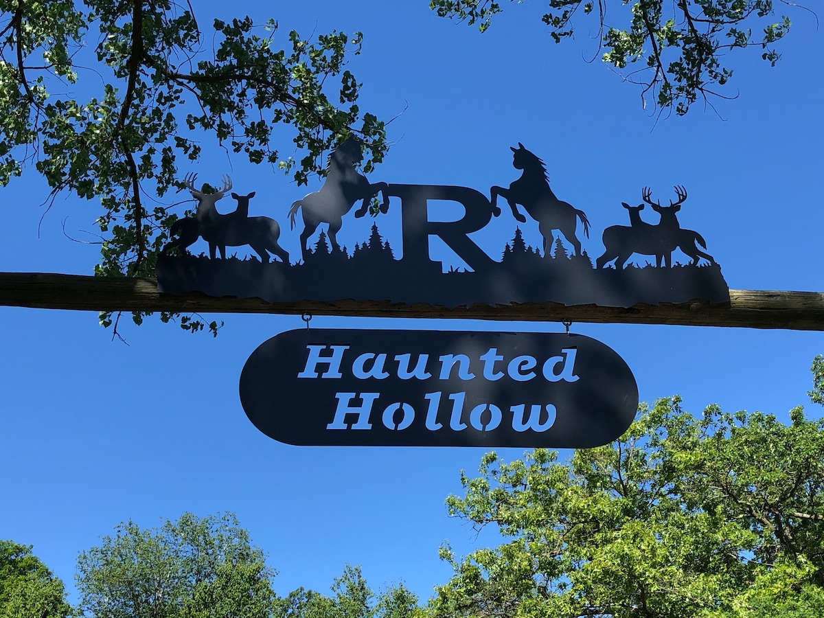 Haunted Hollow Lodge