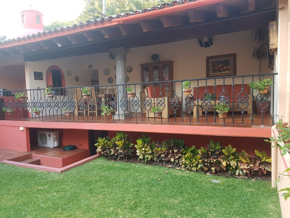 Cuernavaca casa con alberca, calida y colonial