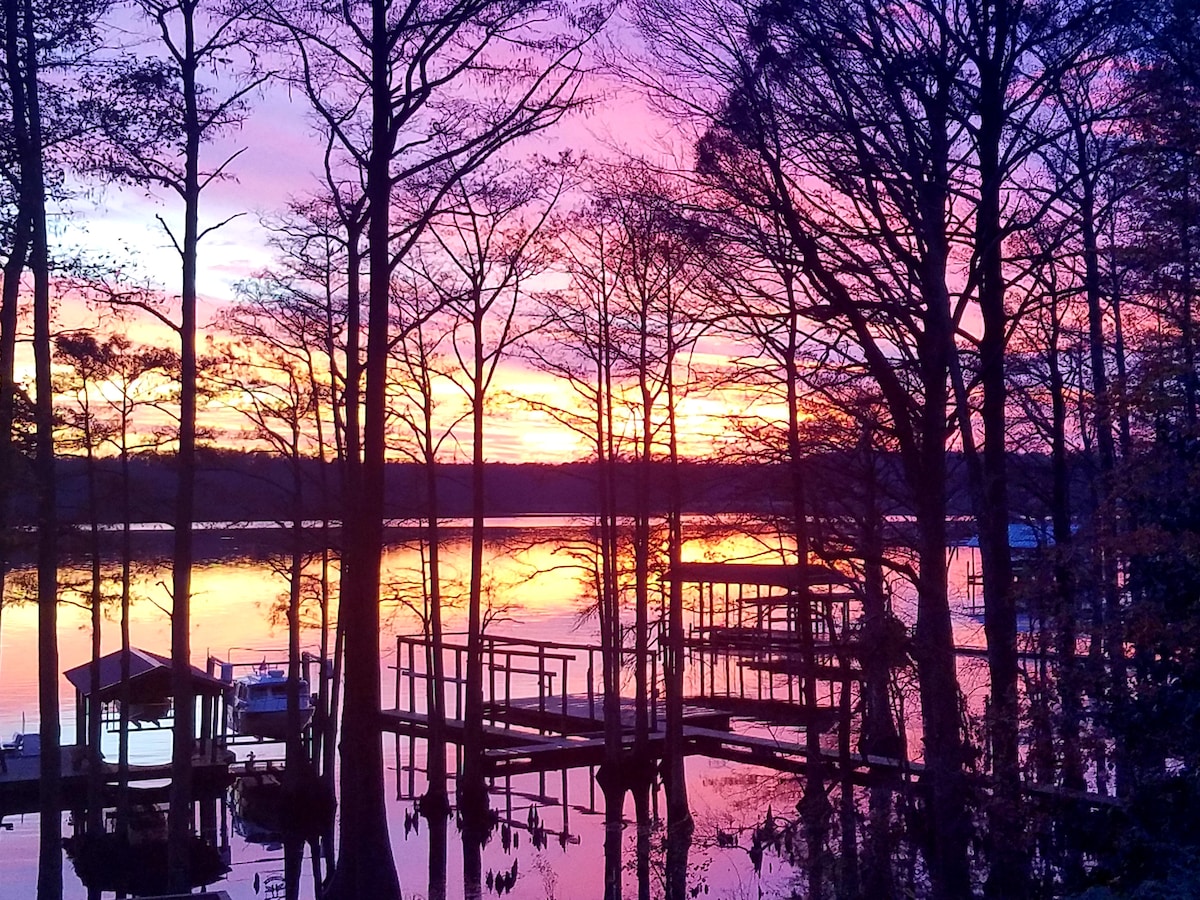 Waterfront Escape on the Chickahominy River