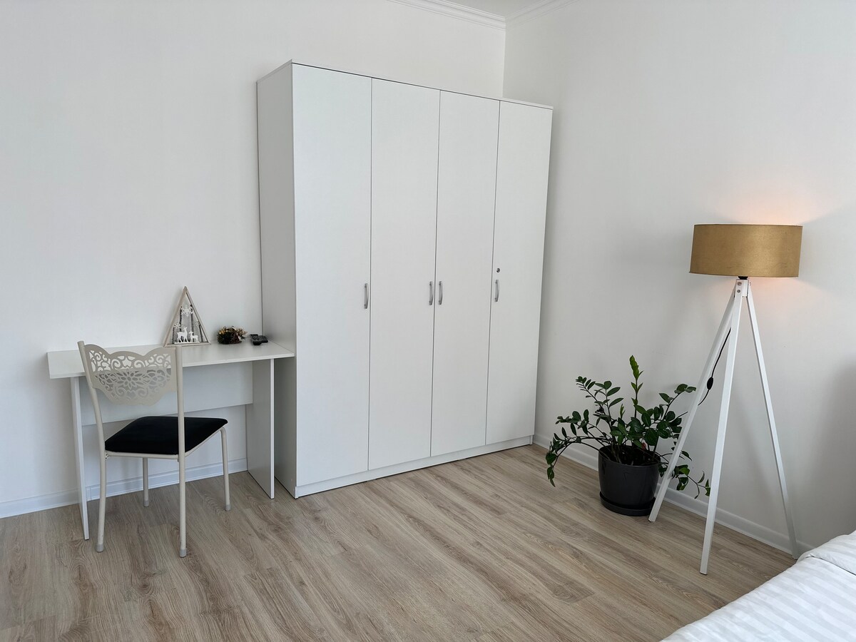 新住宅区内干净、舒适、舒适的公寓