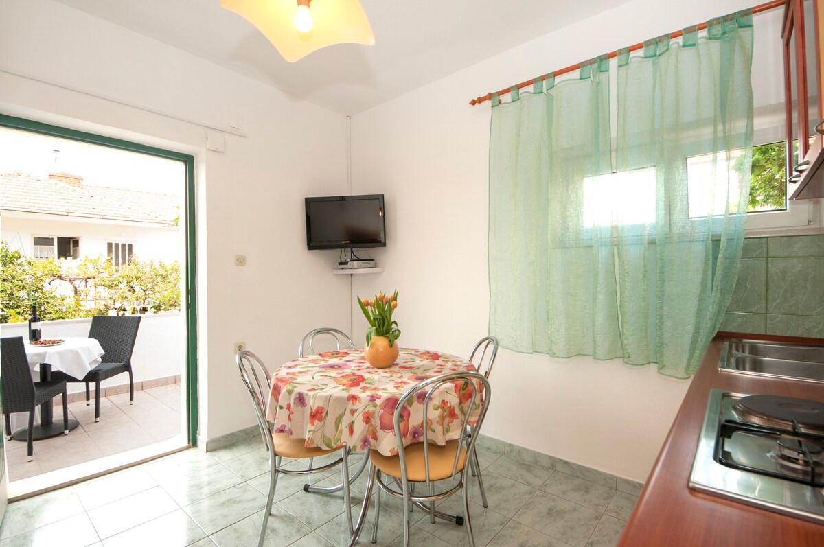 Cafe del Mar-One Bedroom Apartment  perfect for 2