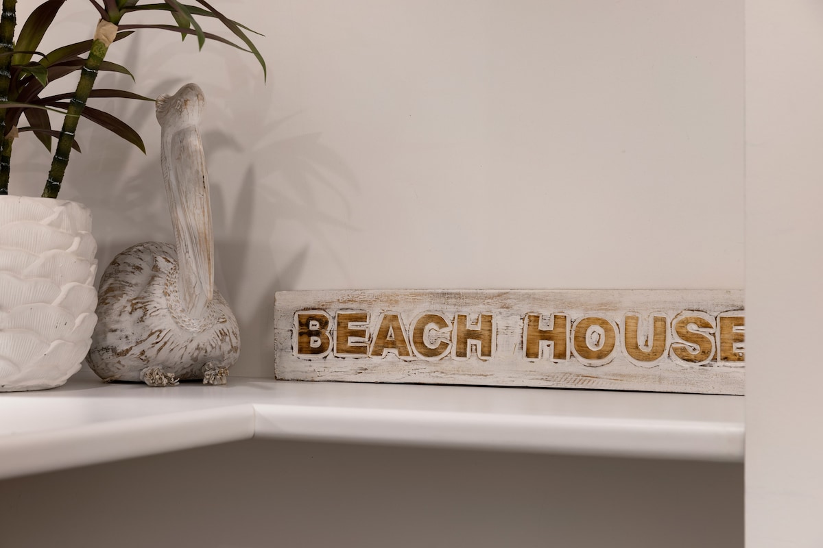 Pelican House - Beach Retreat