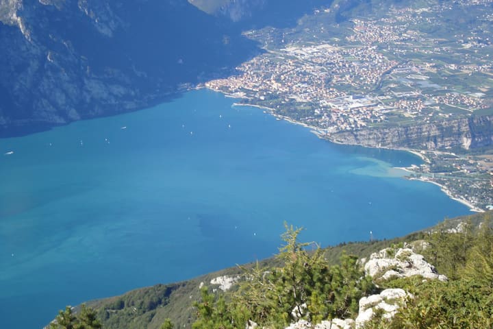 Riva del Garda 的民宿
