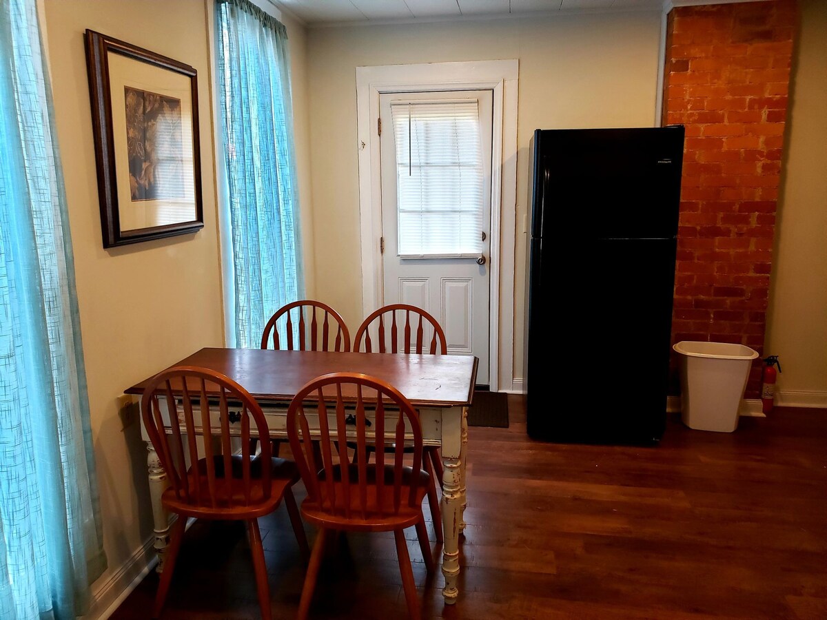 Charming Flat 1- Downtown Hornell