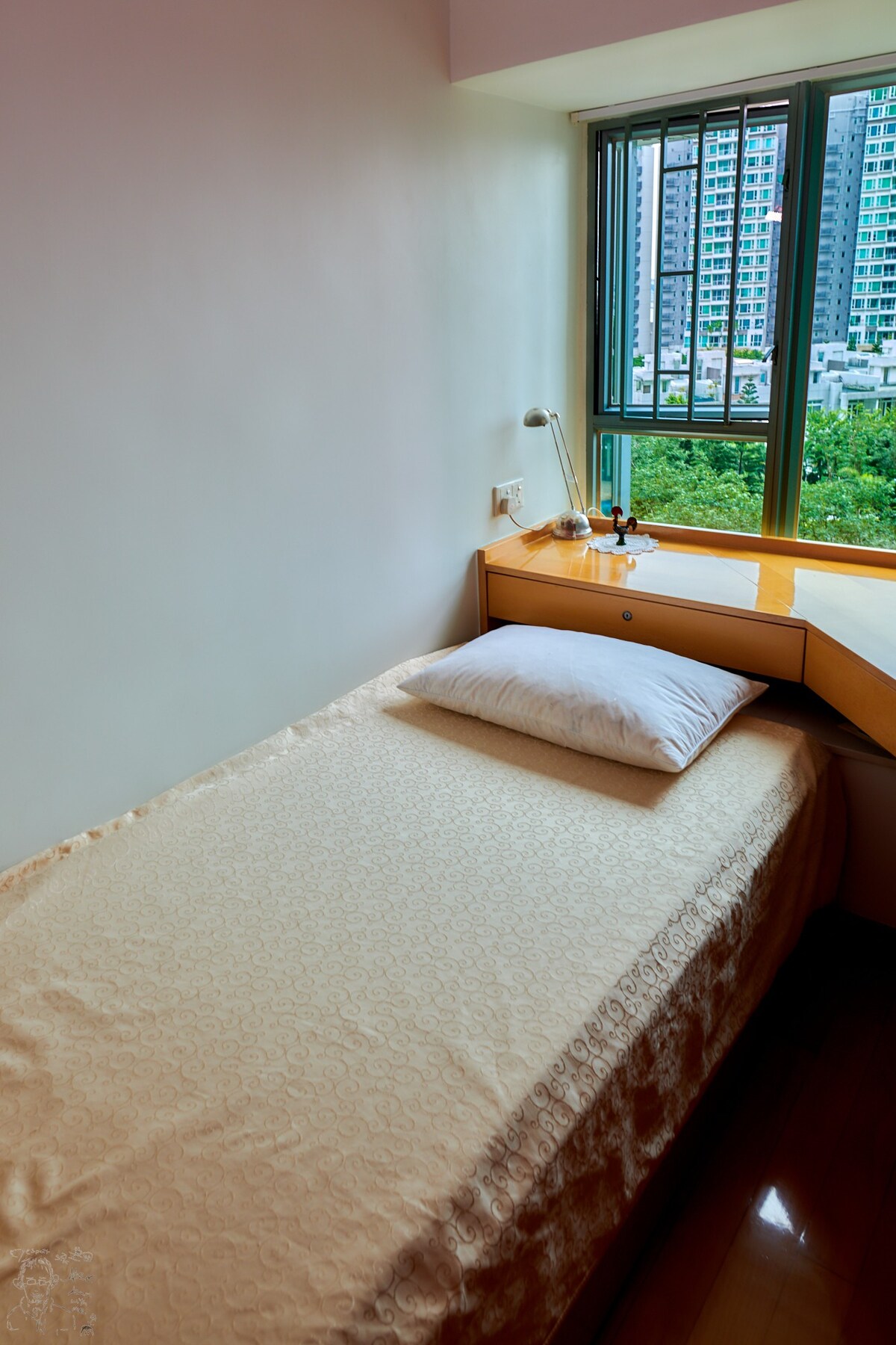 Comfortable room with refreshing view