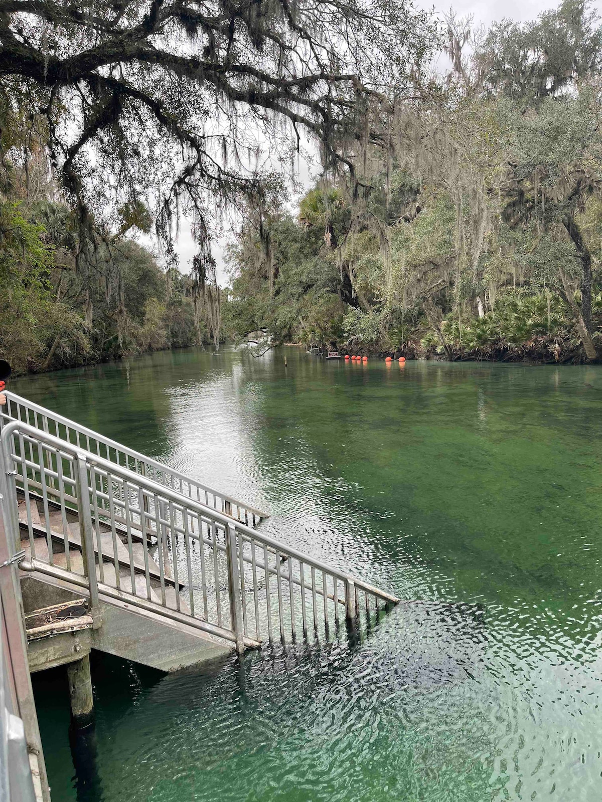 Quiet Getaway, with Hot-tub, Near Springs