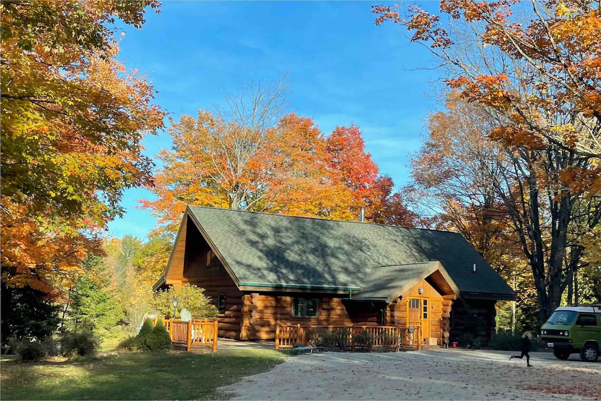 Escanaba River Retreat & Fishing Lodge