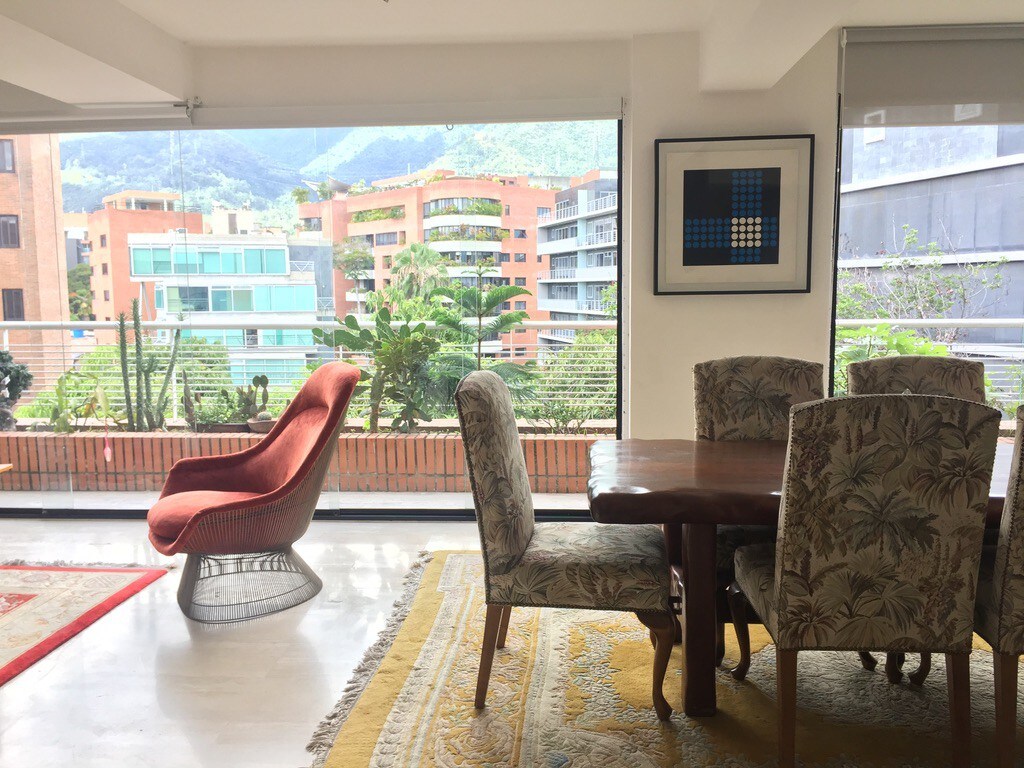 俯瞰Avila - Campo Alegre的梦幻PH复式公寓
