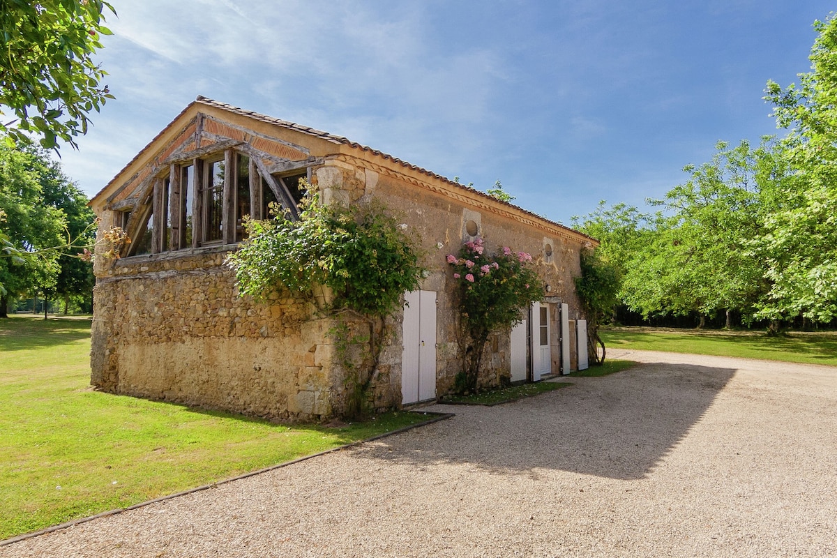 Magnificent holiday home with private pool