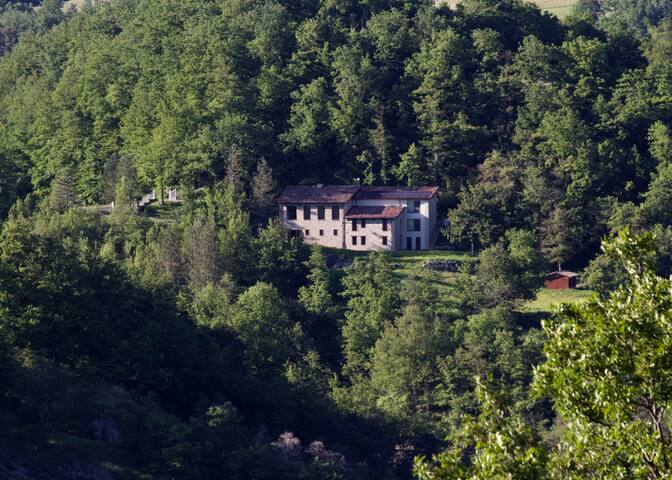 Castelnovo Ne' Monti的民宿