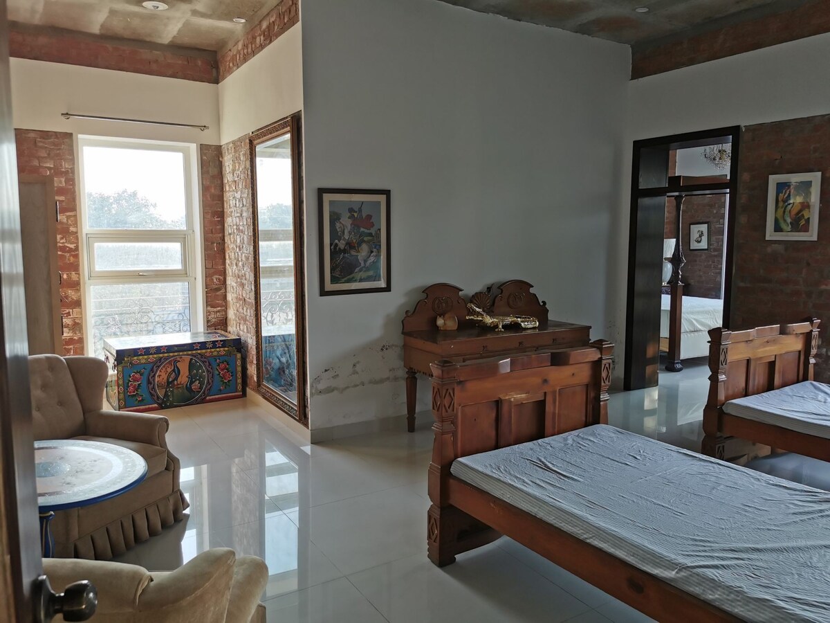 A luxury King room with a twin room at a farm