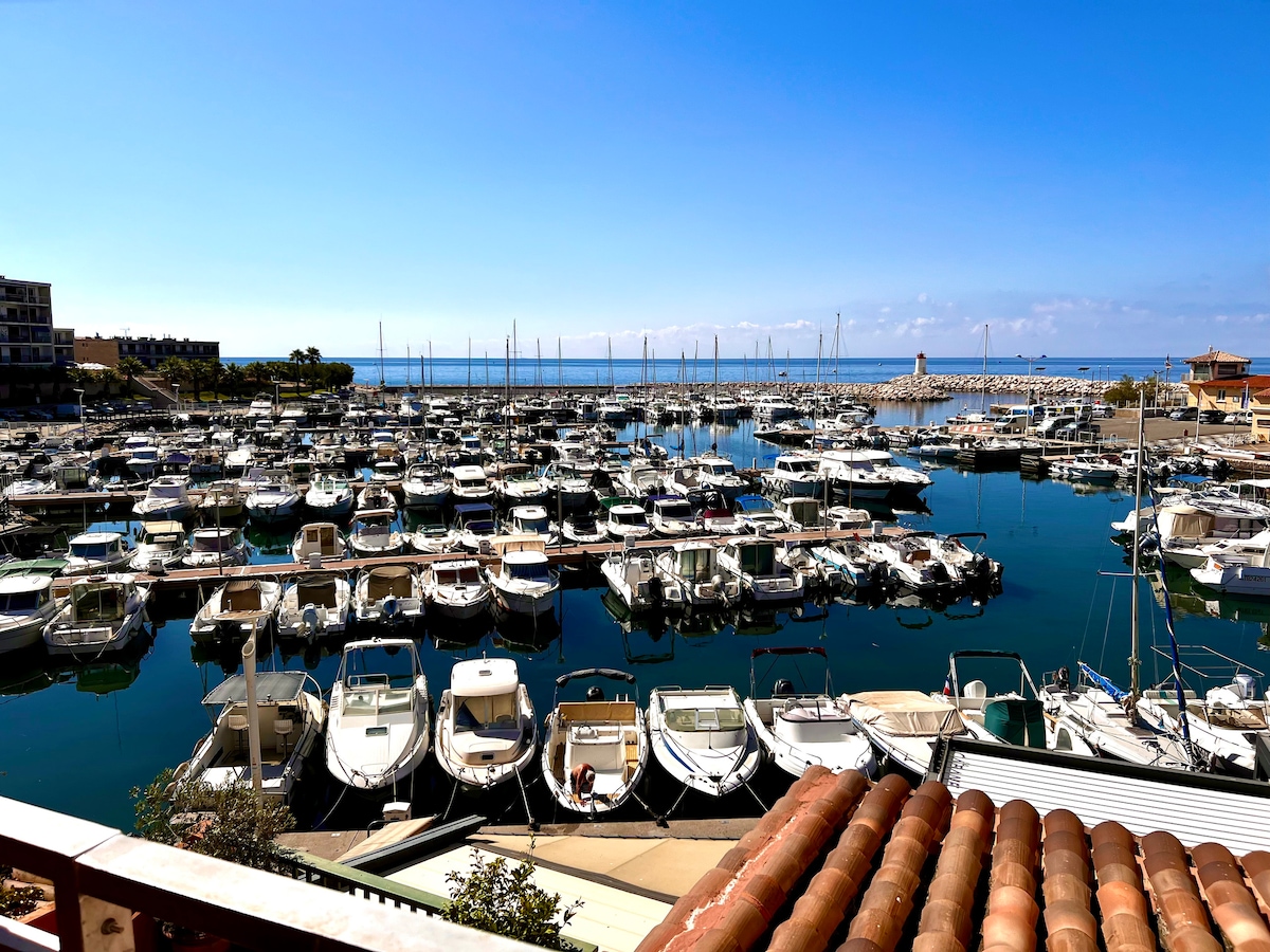 Charmante maison de ville, terrasse vue sur port