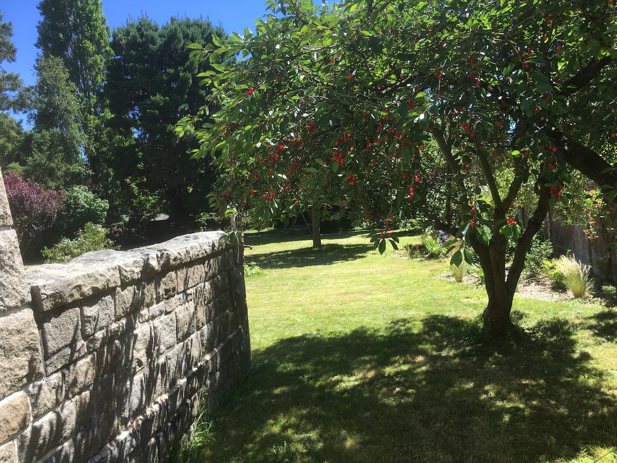 圣布里亚克村，房子和大花园， 9人