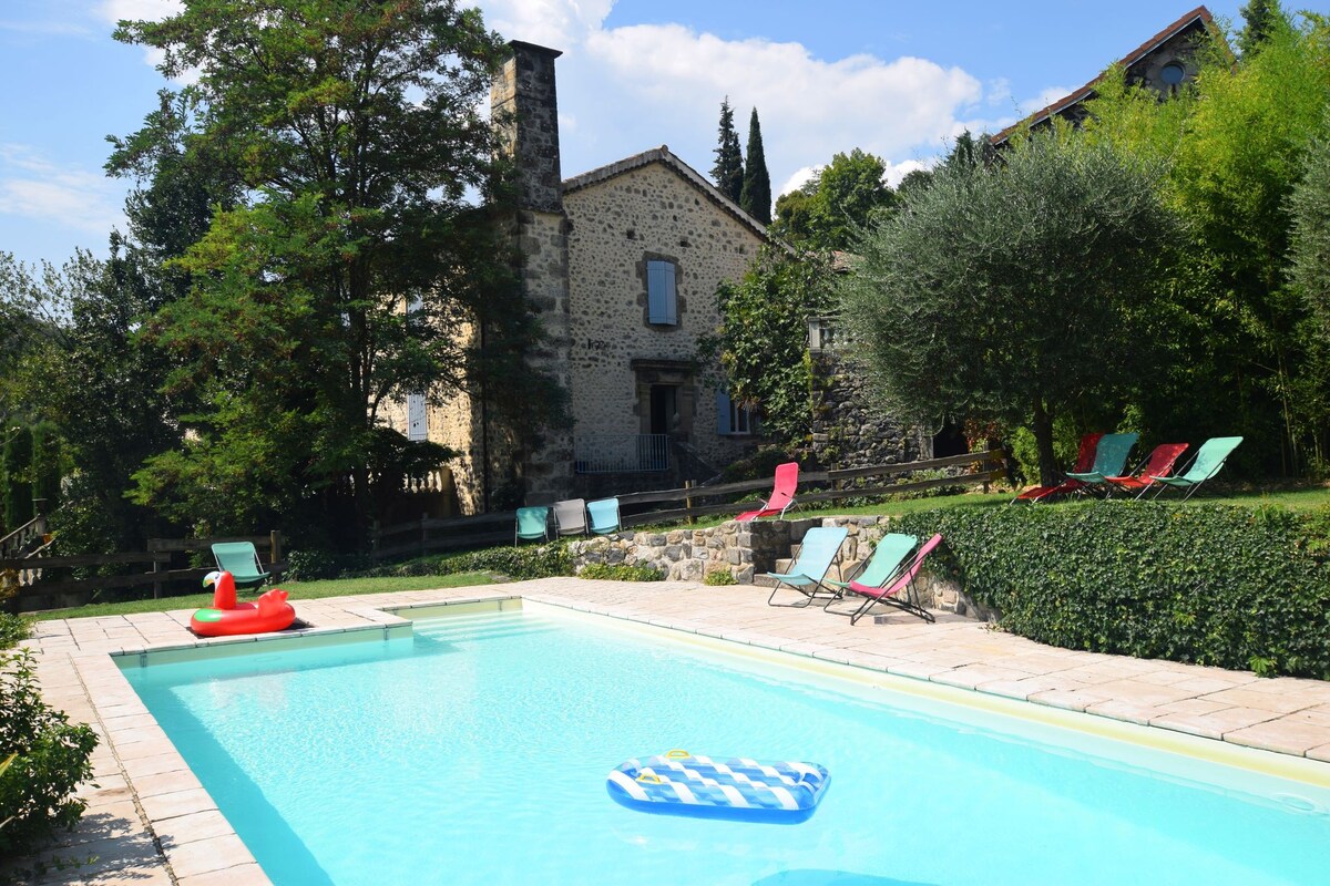 Peaceful holiday home with pool in Ardèche