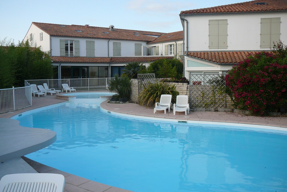 Duplex de charme 2 **  avec piscine près  plage