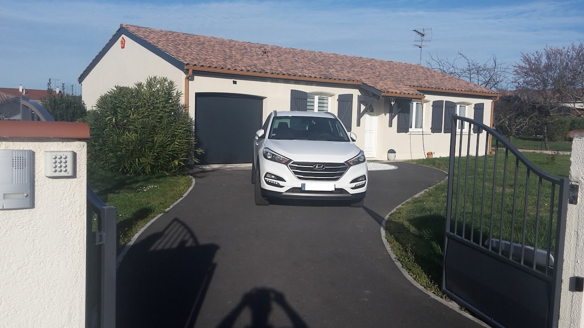 Maison Moderne climatisée, avec parking et fibre