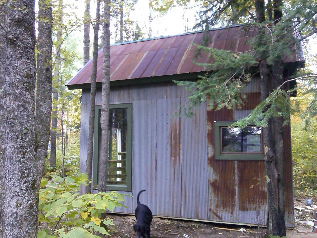 可爱的小木屋。找到您真正的北部！