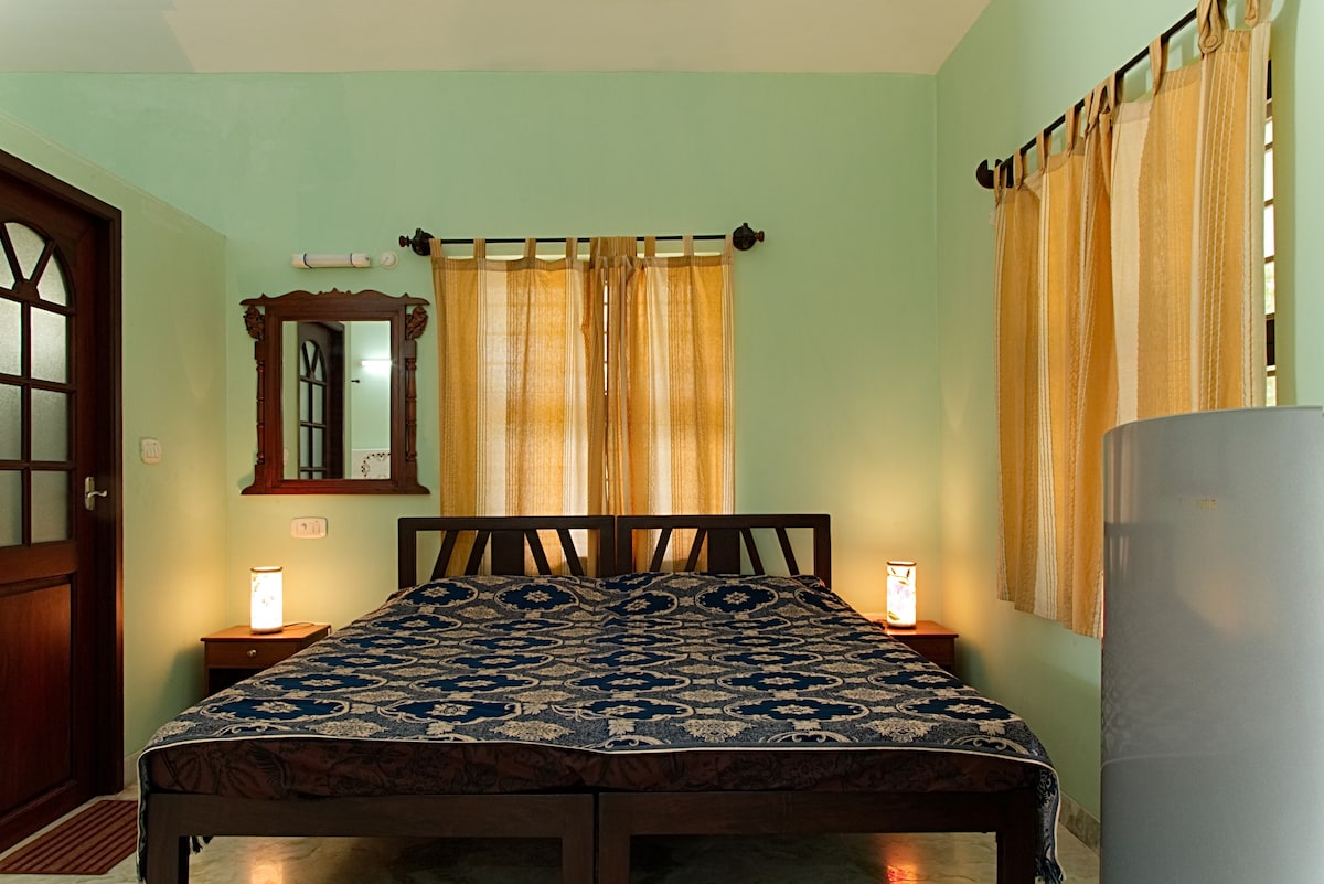 Tranquille Lakeshore Villa Pondicherry