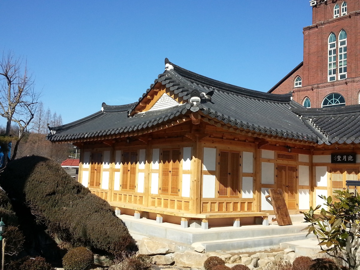 Geumma Traditional Hanok Yeongwoldang （情侣房）