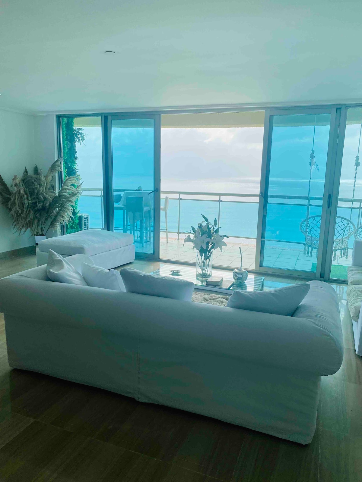 位于Malecon的公寓，可欣赏海景。