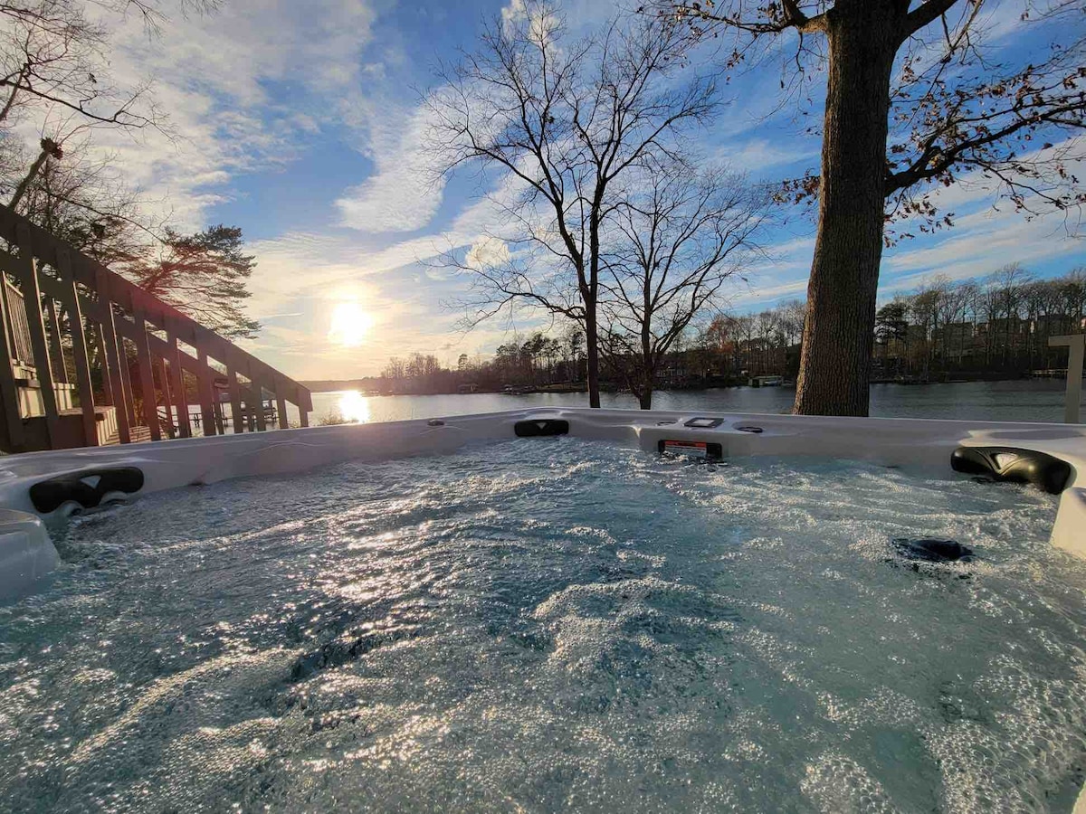 Lake Views! Hot Tub+SUPs+Kayaks+Private Dock