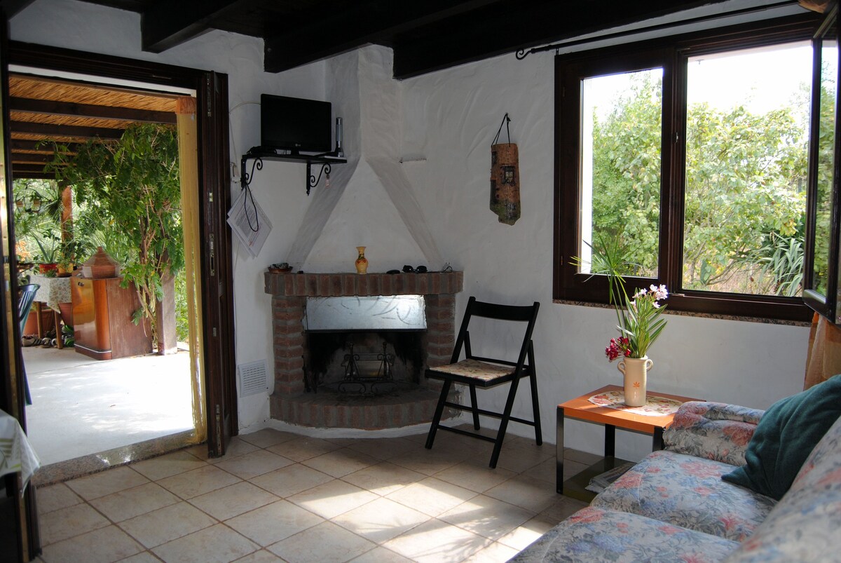 Iglesias, Between sea and country,  5 pax two bath