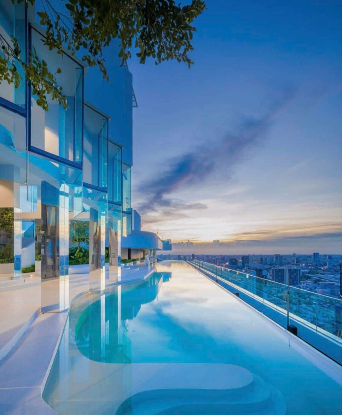 skypool @ Asoke rama9 joddfair 2间卧室和2个卫生间