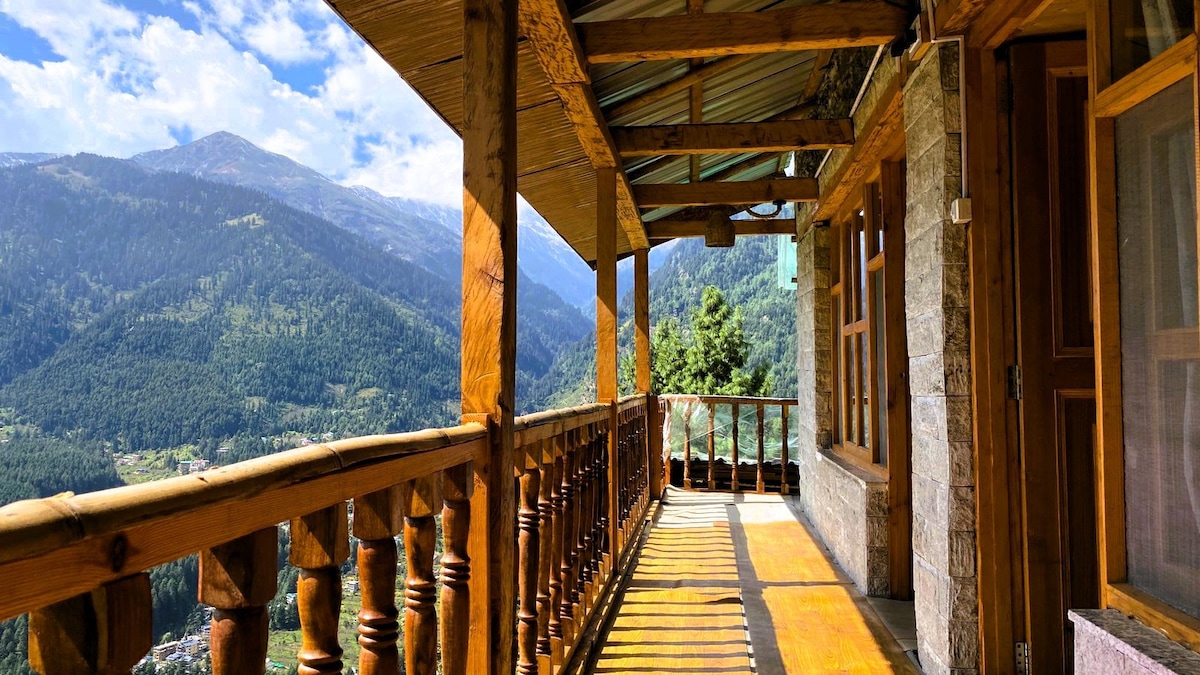 Pinnacle Retreat (Valley View) Manali