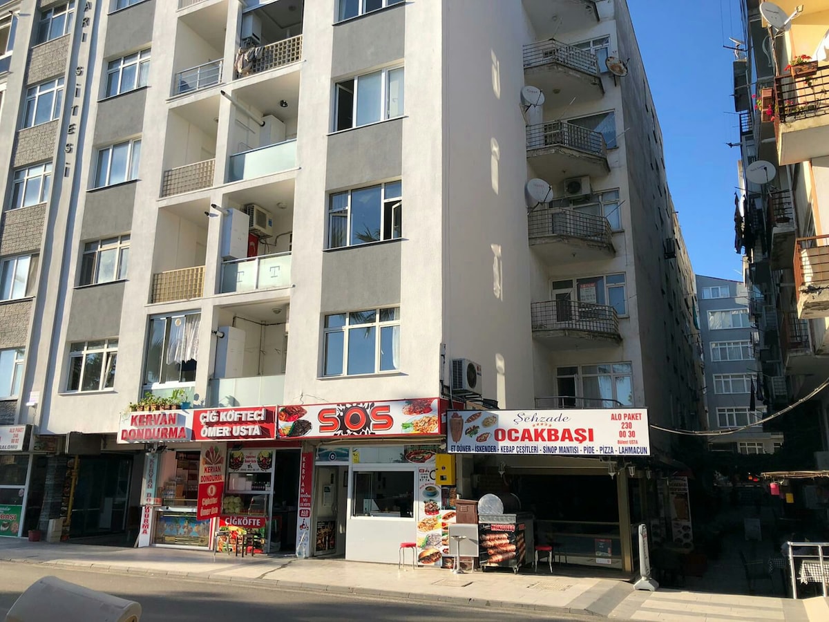位于锡诺普市中心Aşıklar街的2 +1家庭住宅