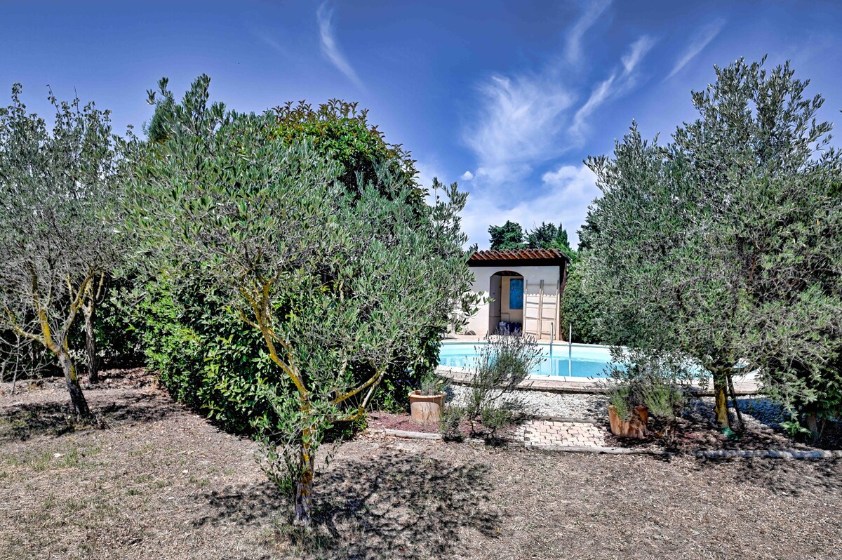 Beautiful Provençal
Mas with Pool „Lila“