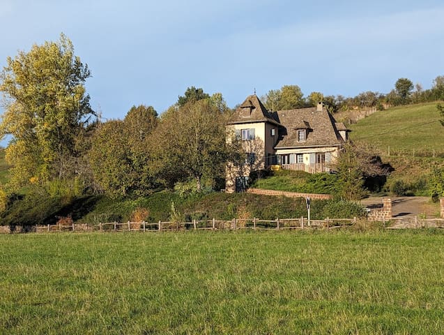 Clairvaux-d'Aveyron的民宿