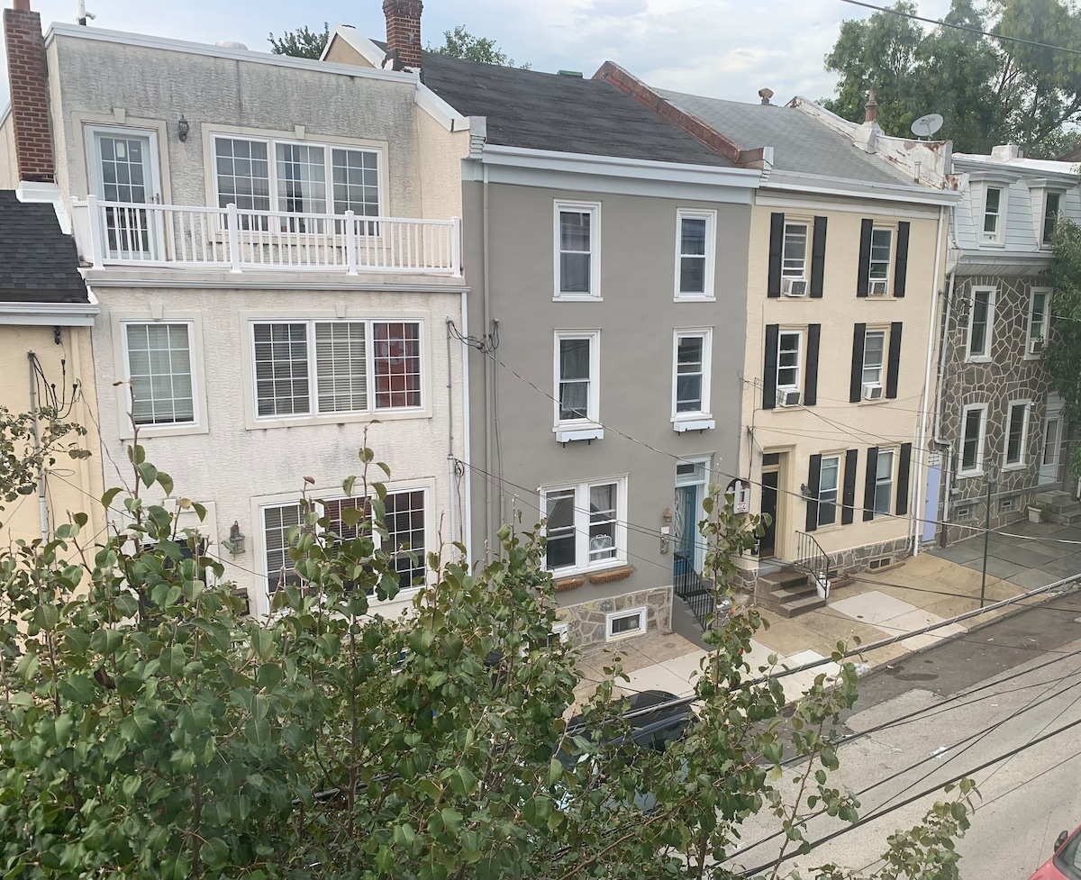 Manayunk Philly House with Fire Pit