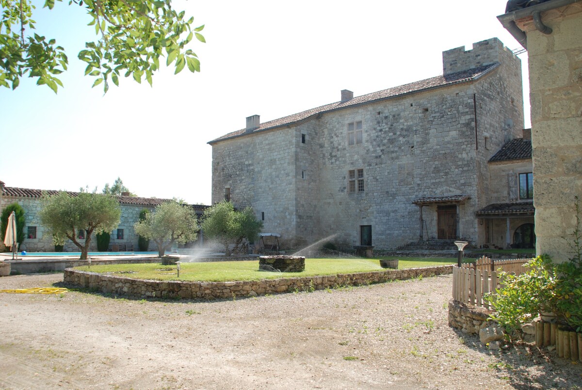 Gite Bellecombe du Château du XIIème siècle